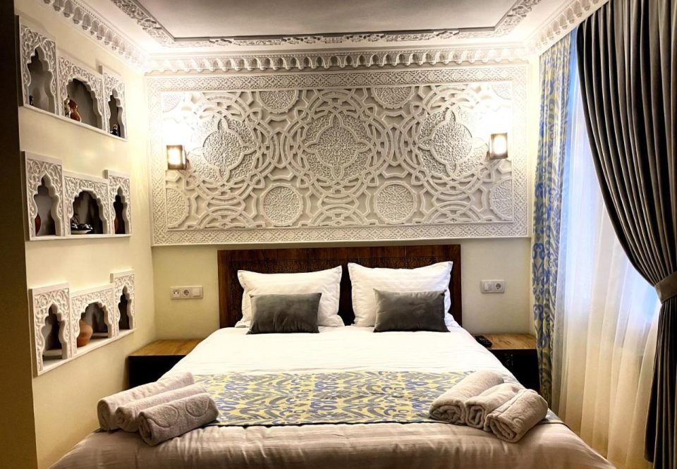Bobosh Hotel