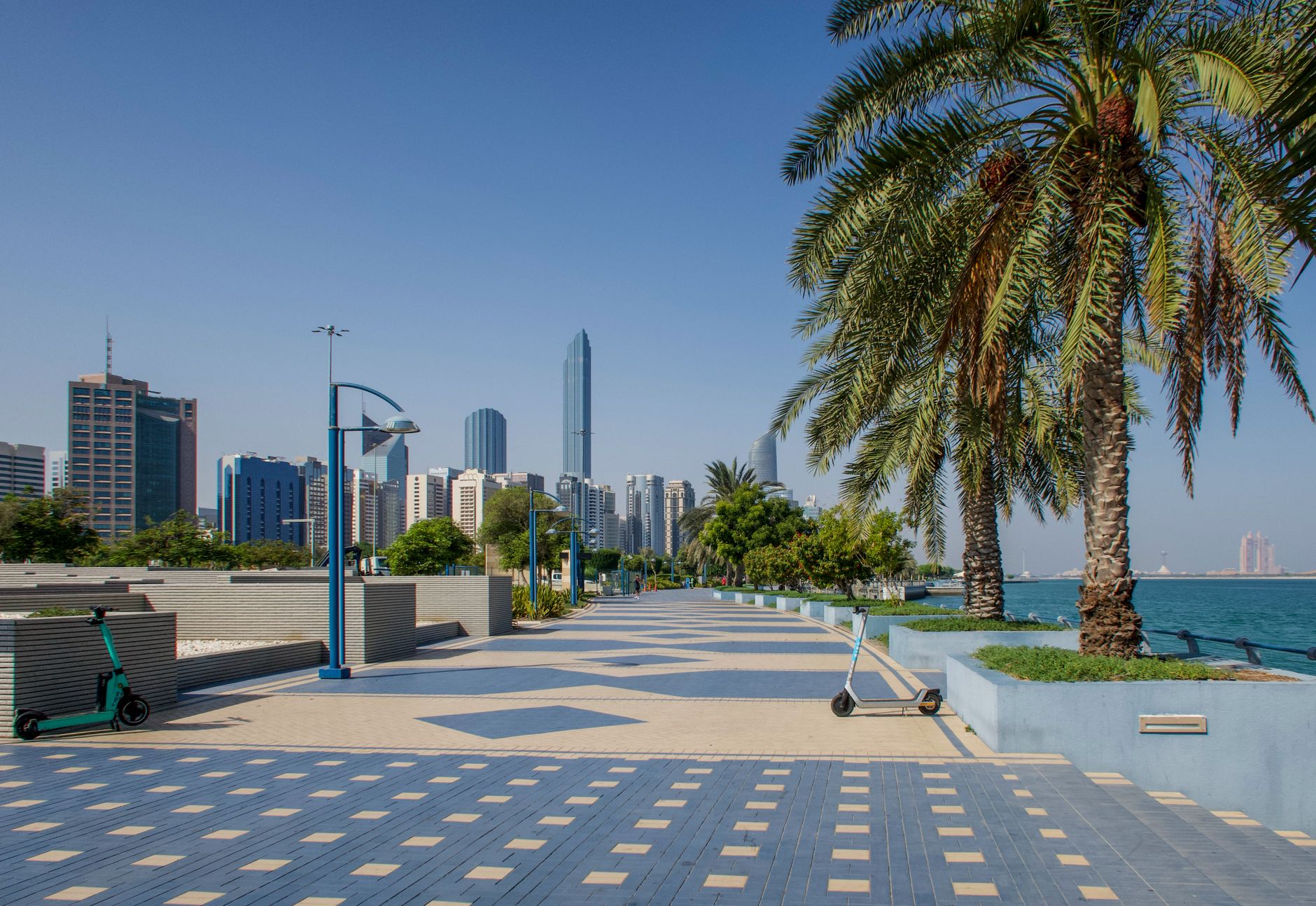 Paid and free zones on Corniche Beach in Abu Dhabi