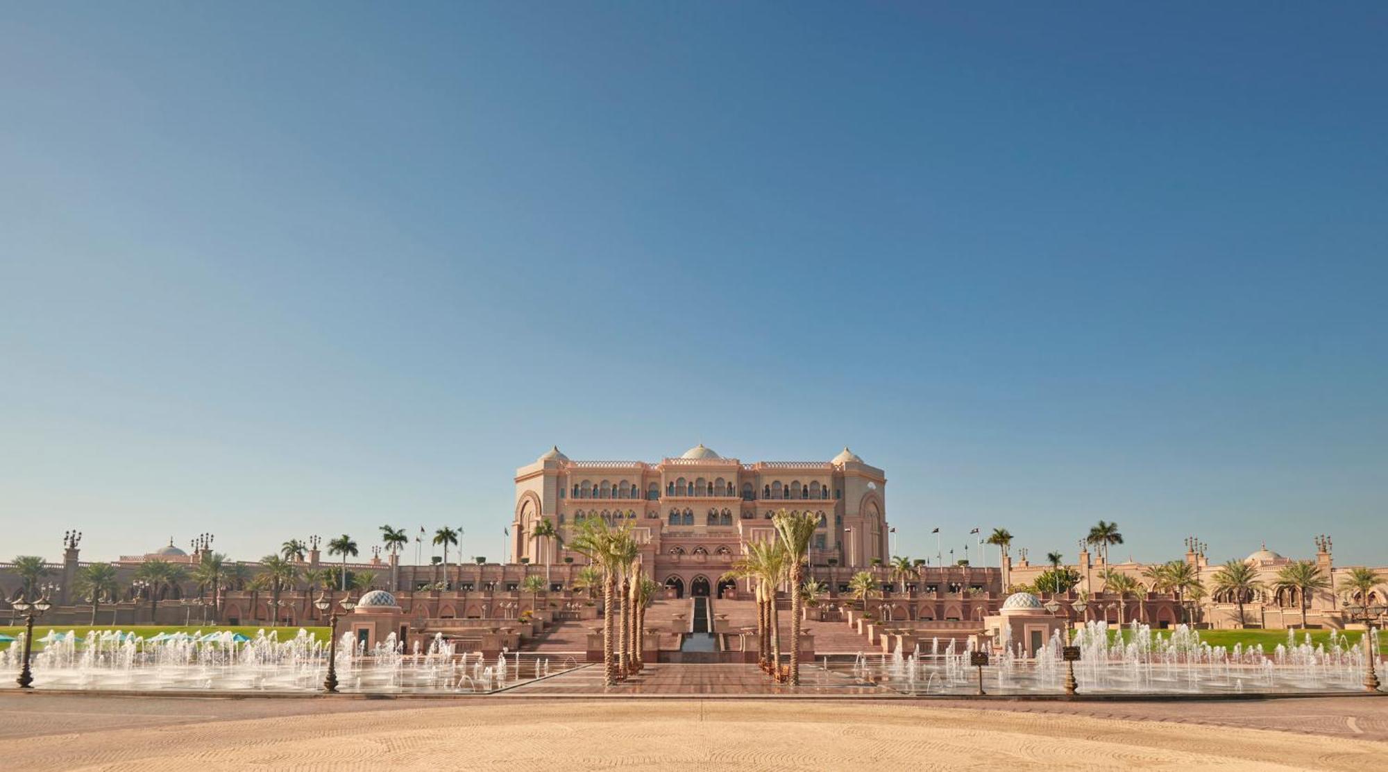 Emirates Palace Mandarin Oriental exterior