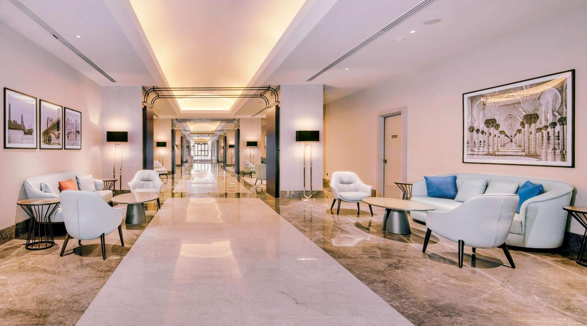 Radisson Blu Corniche beach