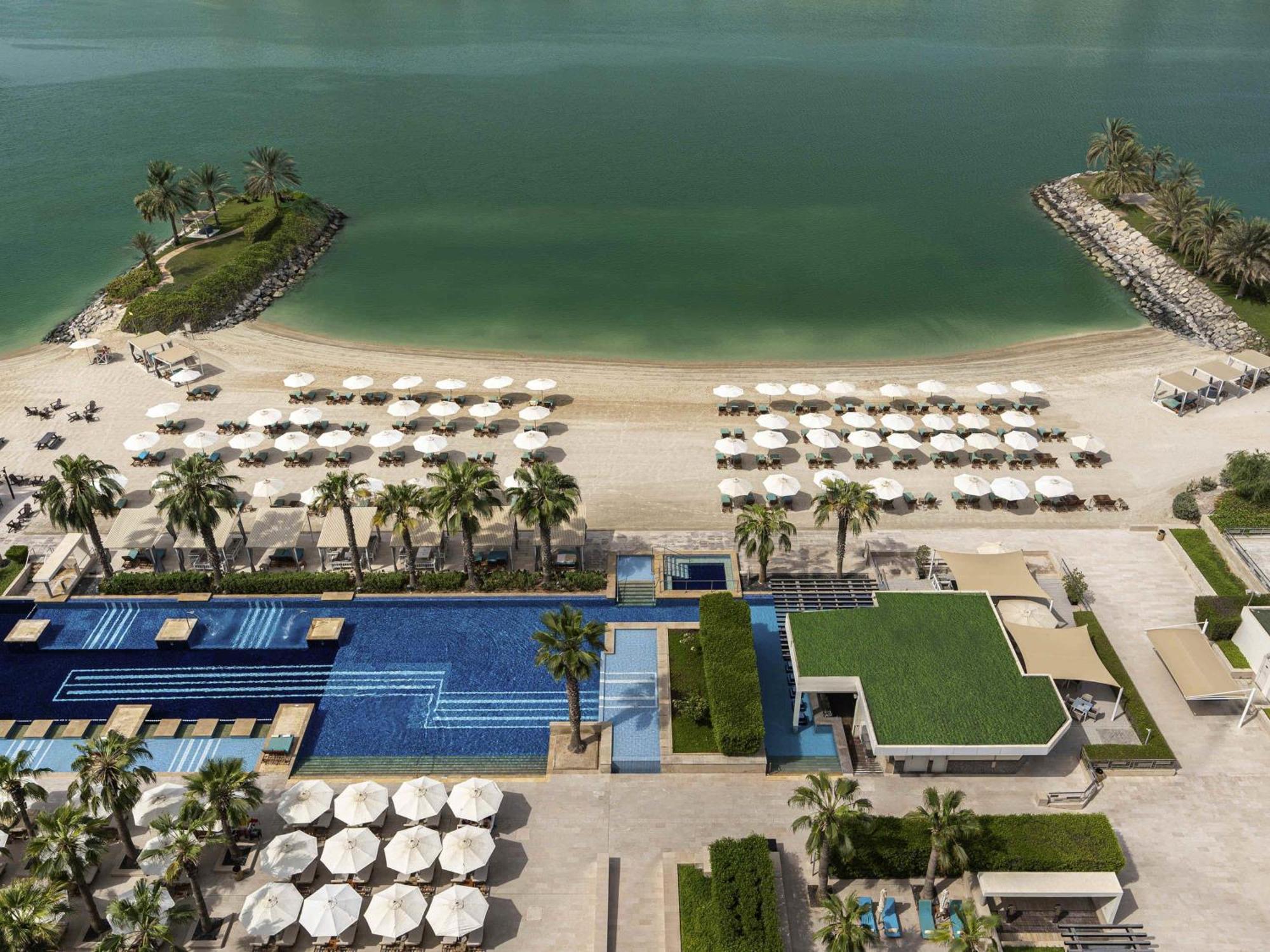 Fairmont Bab Al Bahr exterior