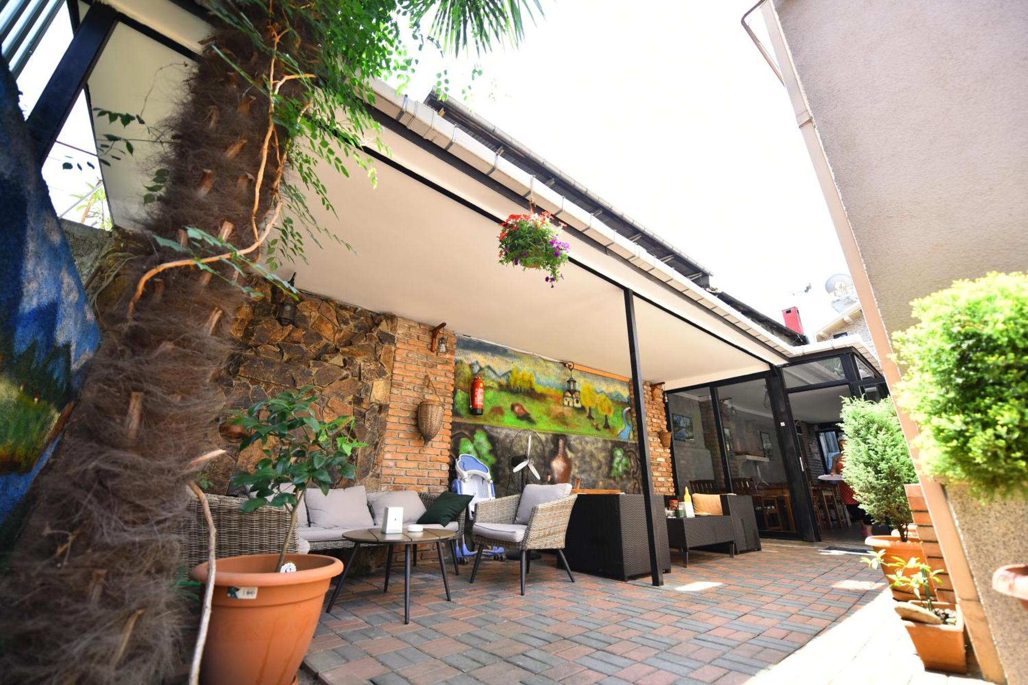 Hotel Phaliashvili exterior