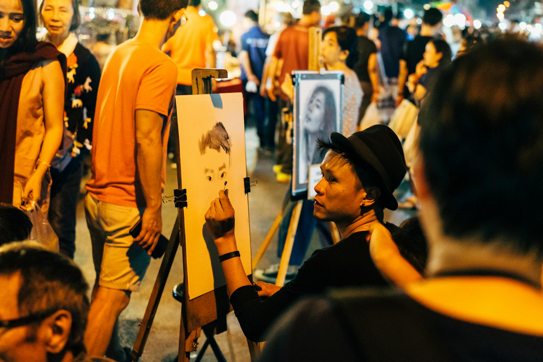 Evening markets and local talents - Chiang Mai