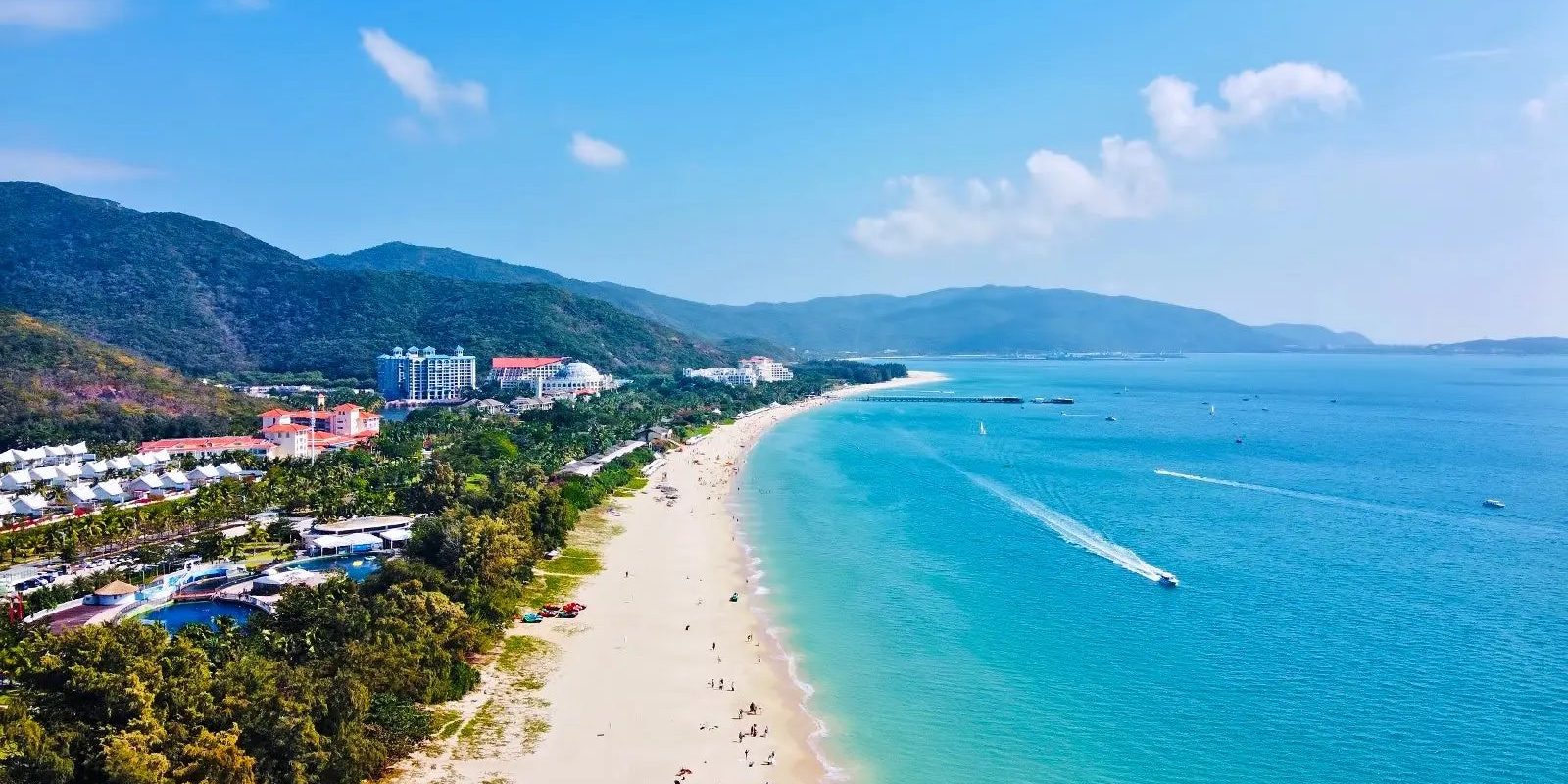 Photo Sanya Bay Comparison: Honest Guide to Beaches, Hotels, Vibe