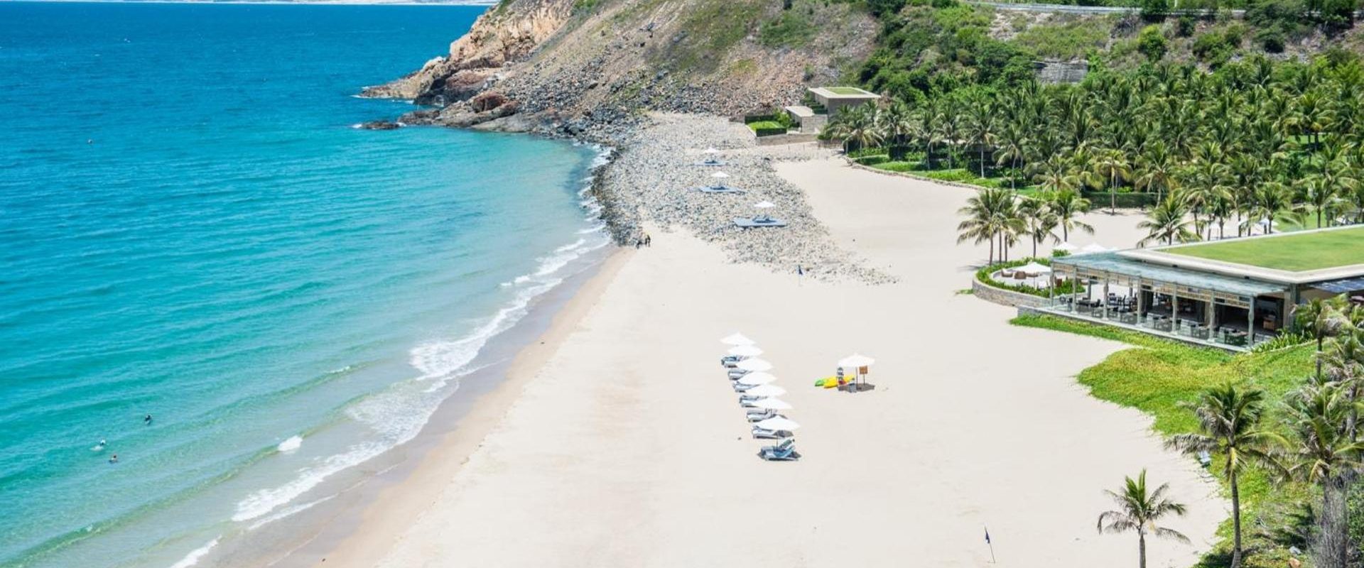 Photo Nha Trang Beaches With Clean Water and No Crowds