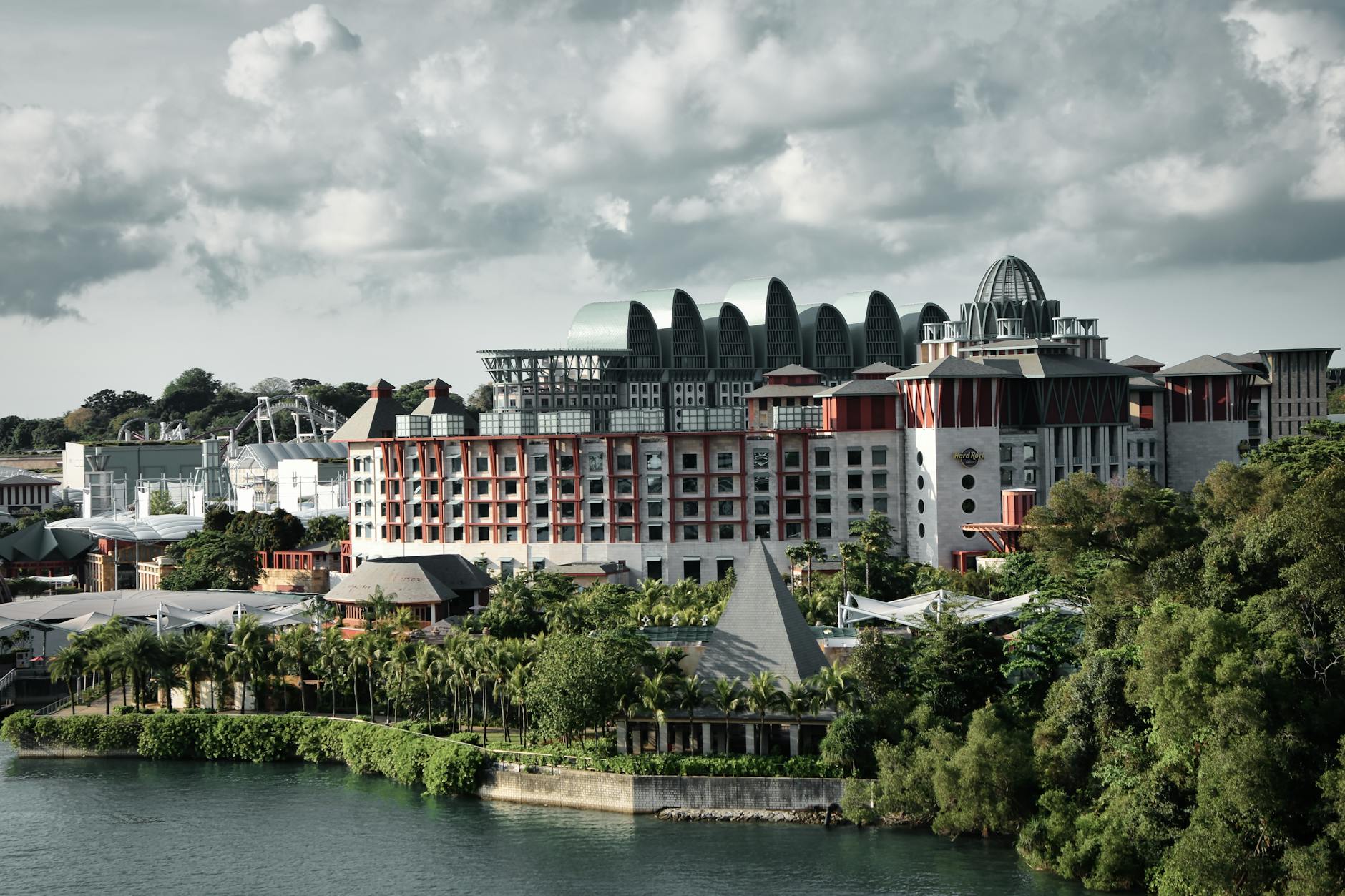 Option 1: Sentosa Island - A World of Entertainment - Singapore