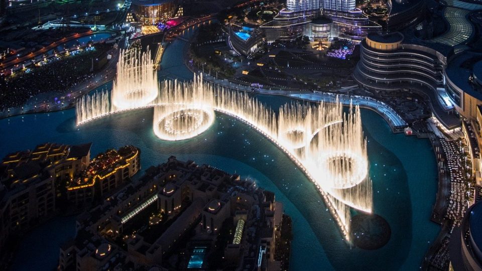 Dubai Fountain show at night