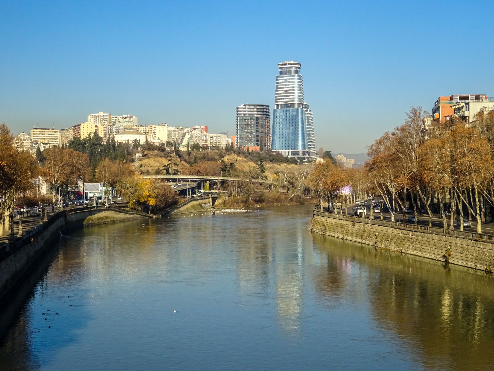 David Agmashenebeli Avenue and its hidden side - Tbilisi