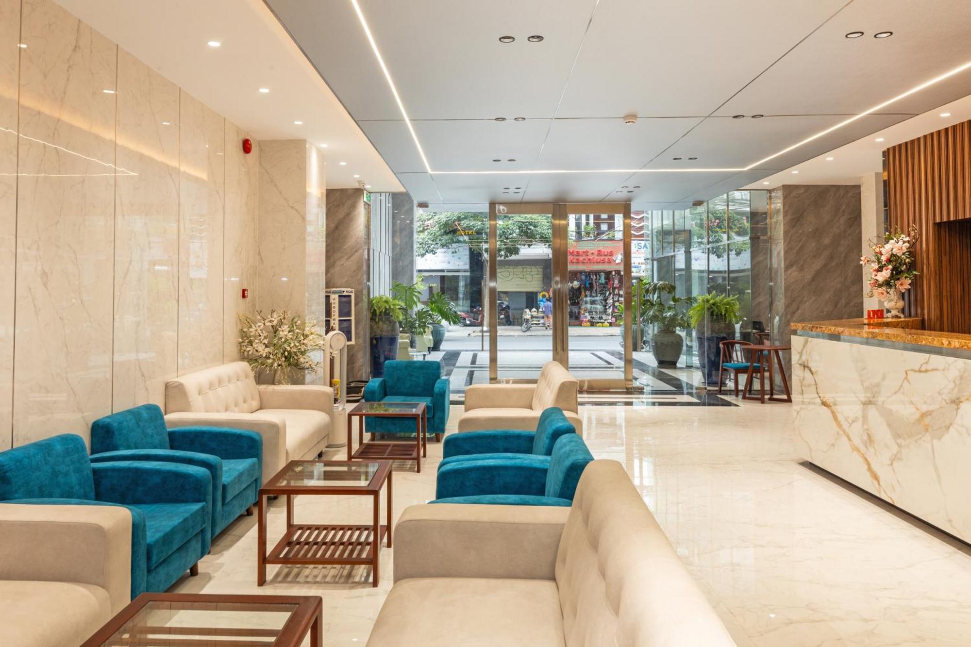 The Summer Hotel, photo 1