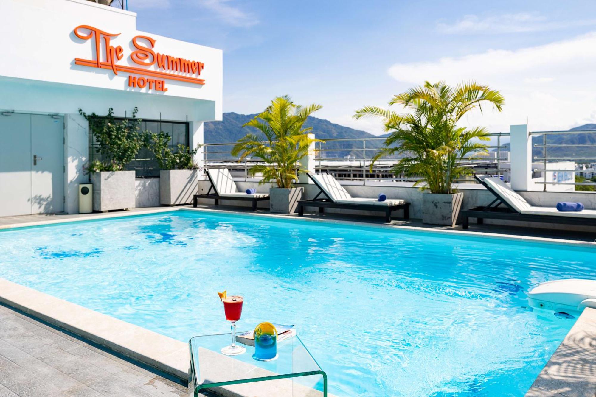 The Summer Hotel, photo 4