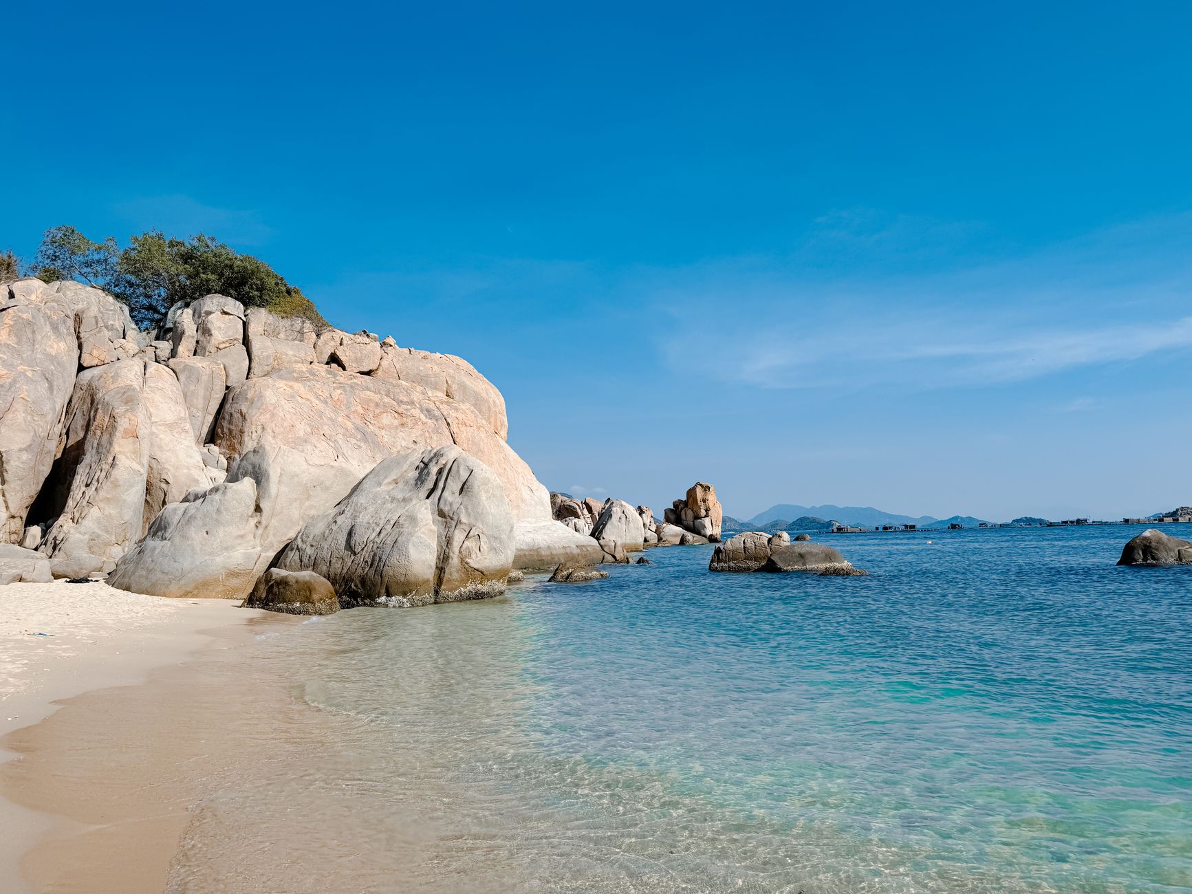 Resorts along Bai Dai beach