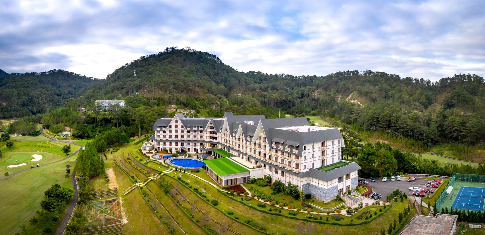 Mid-Range and Luxury Hotels - Zhangjiajie