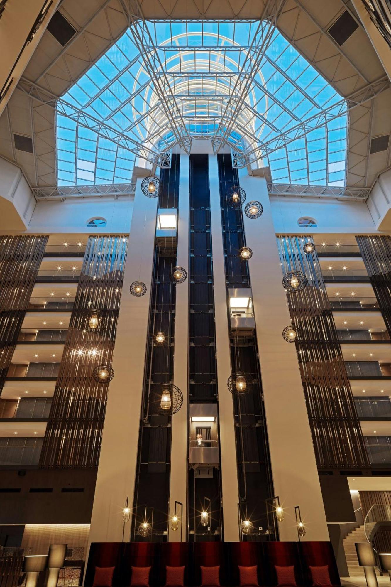 Sheraton Grand Tbilisi Metechi Palace interior