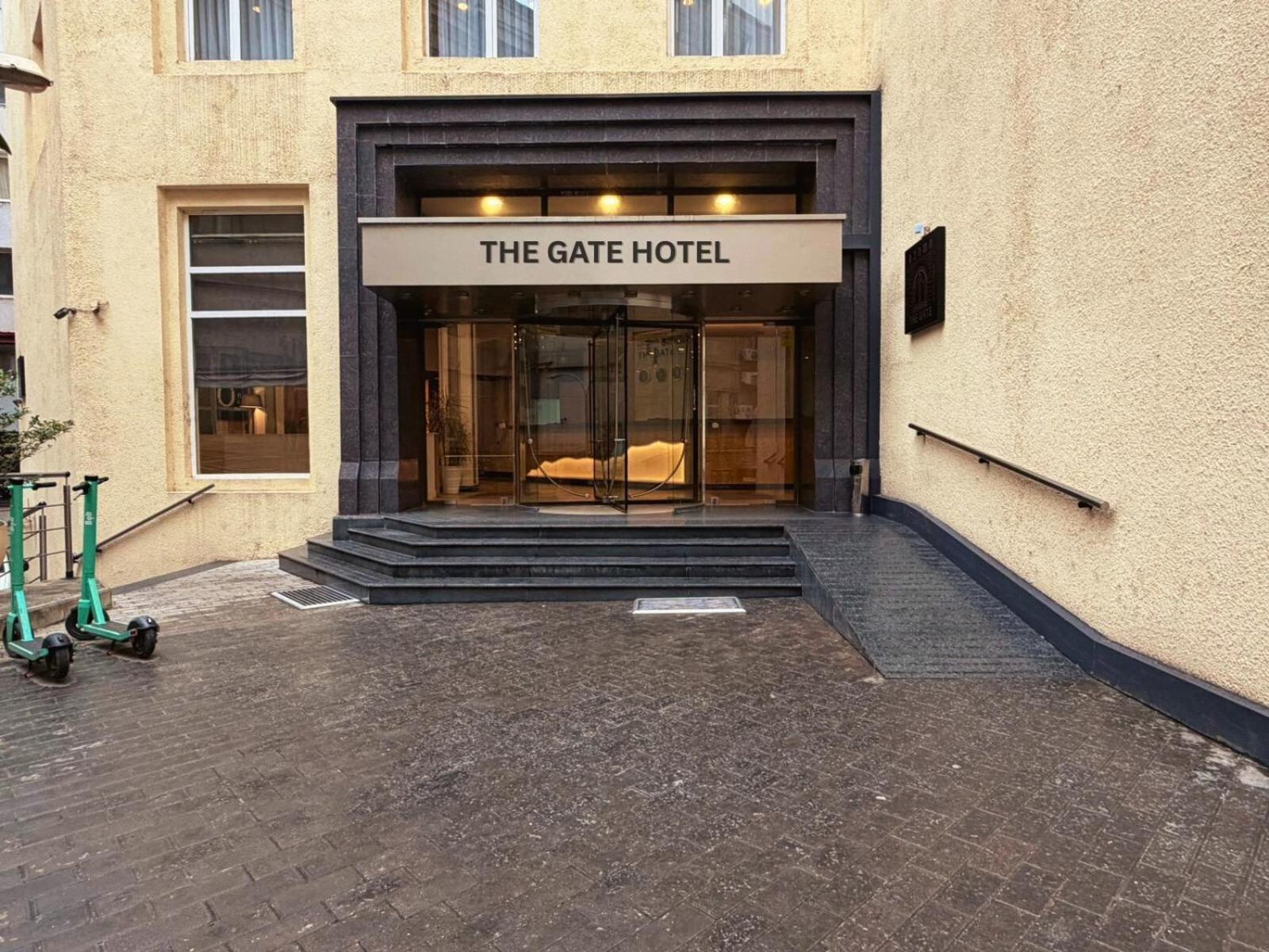 The Gate Hotel City Centre kitchen