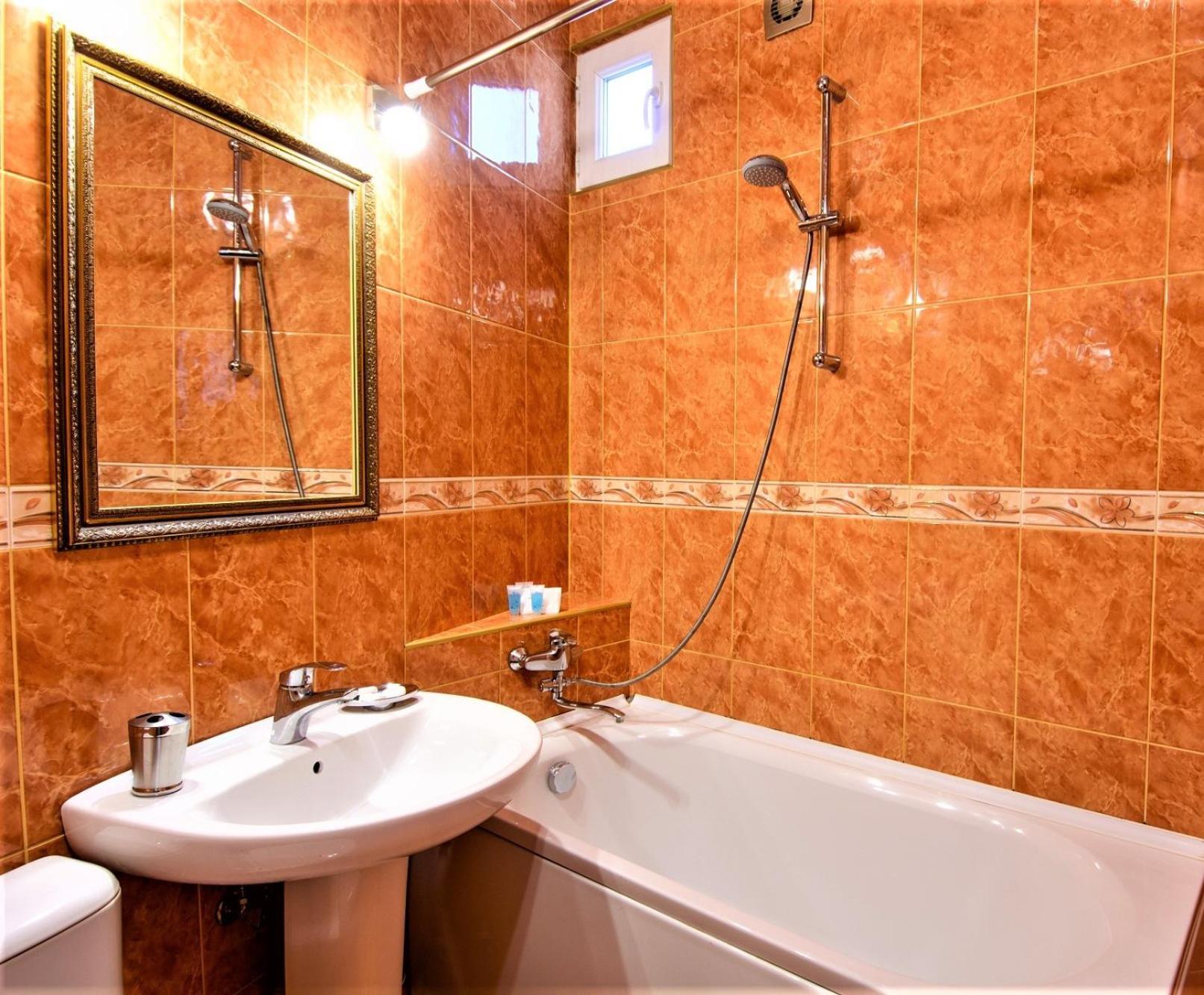 Hotel British House room