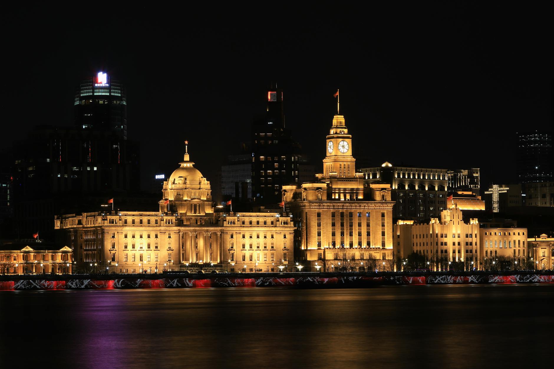 Echoes of the West: The Colonial Architecture of the Bund - Shanghai
