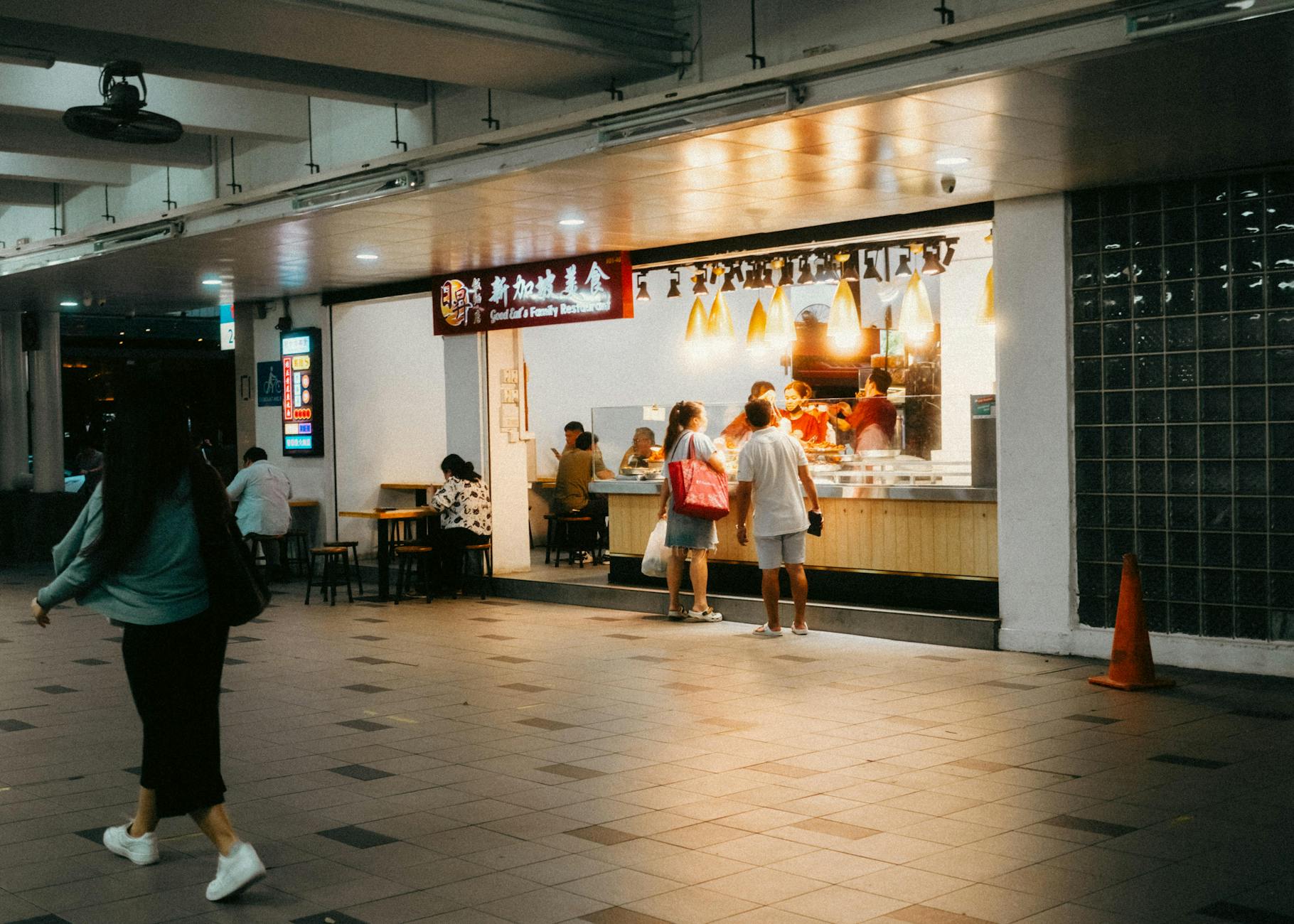 Where and How to Eat Cheaply in Singapore - Singapore