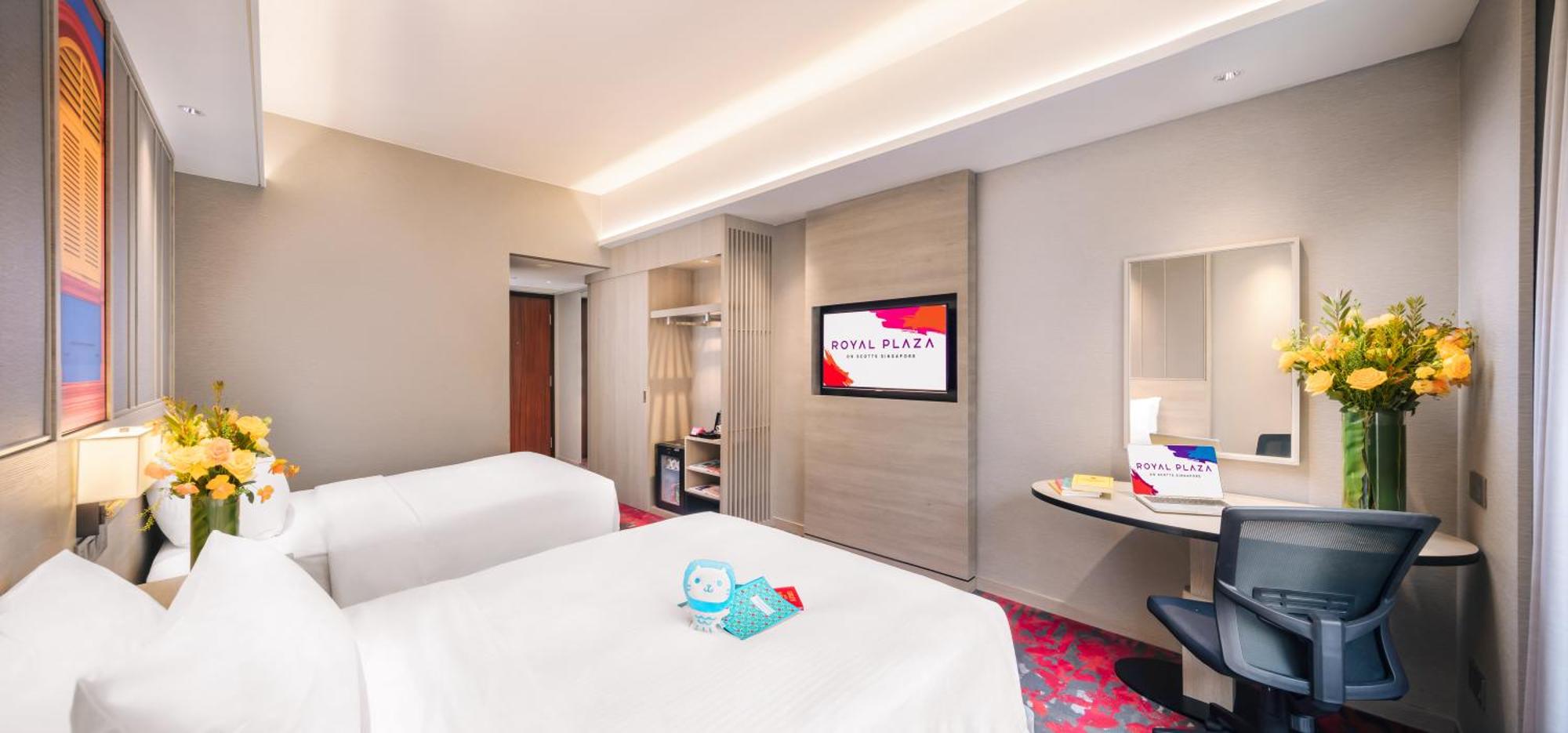 Royal Plaza on Scotts room interior