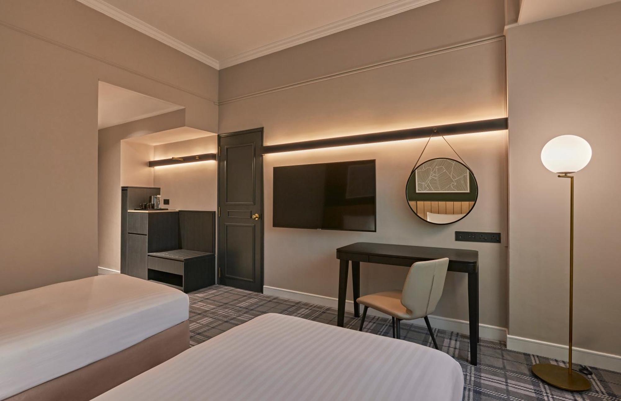 Vibe Hotel Singapore Orchard room interior
